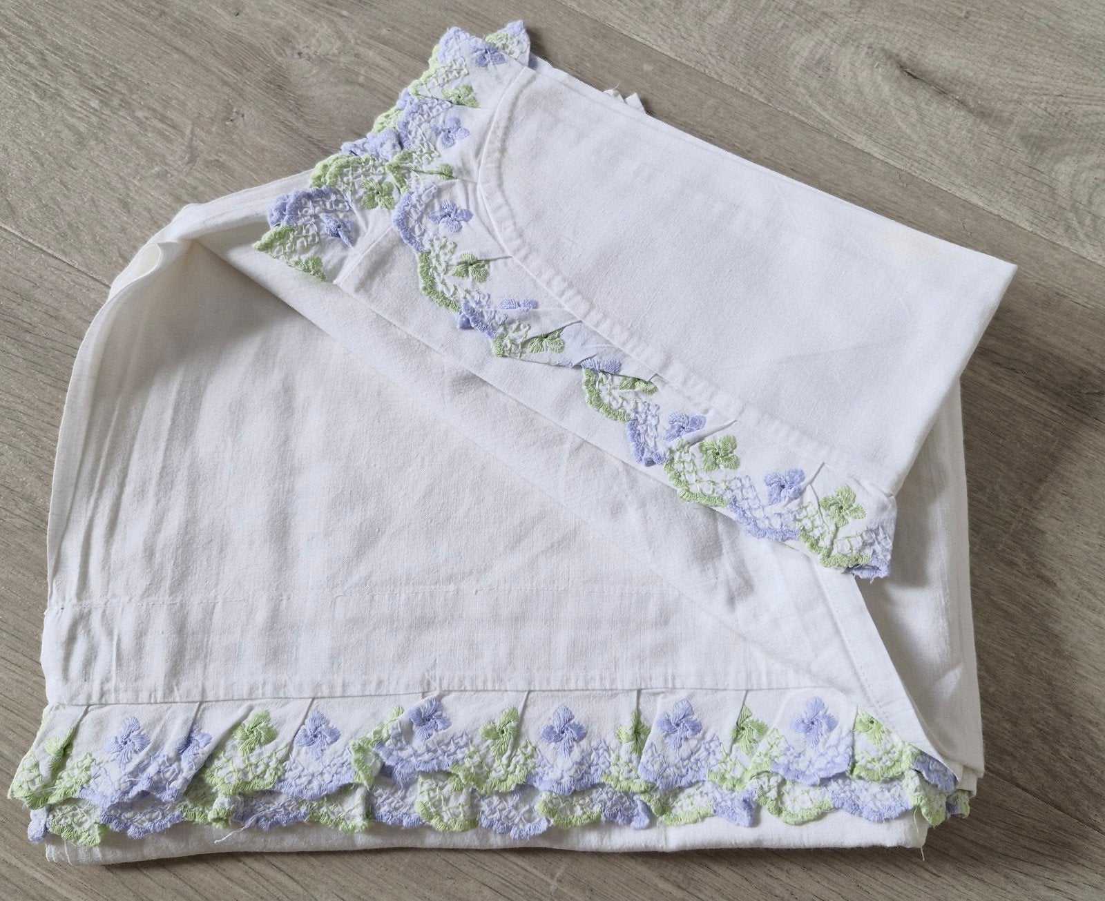 Wit ledikant lakentje met kussenhoes vintage, Ophalen of Verzenden, Gebruikt, Ledikant