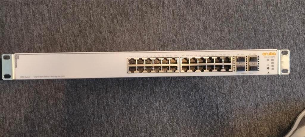 HPE Aruba 1930 Switch 24p 1G PoE+ 4p 10G SFP+, Computers en Software, Netwerk switches, Ophalen of Verzenden, Gebruikt