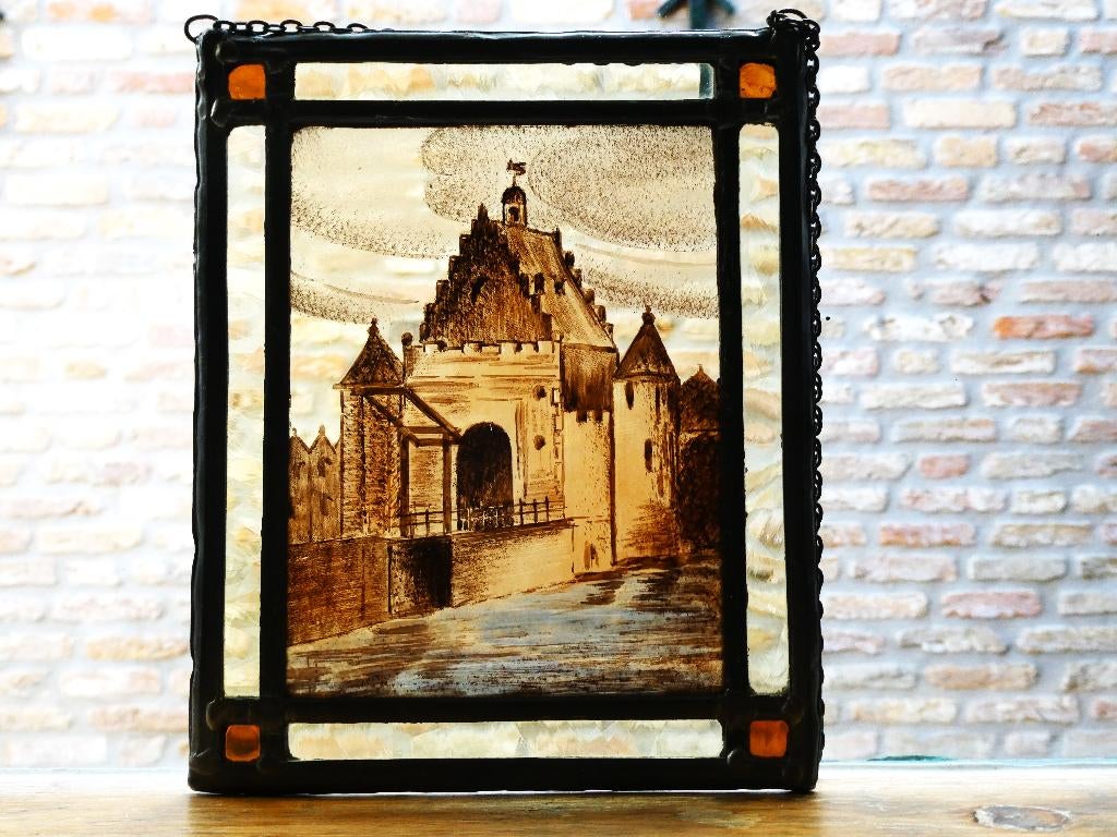 Glas in lood raamhanger met poort / kasteel gebrandschilderd, Antiek en Kunst, Curiosa en Brocante, Ophalen of Verzenden