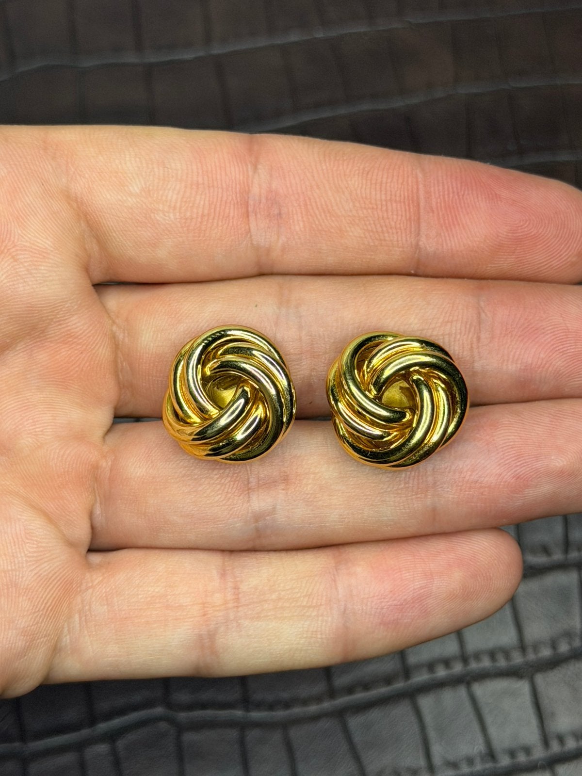 Prachtige vintage oorbellen MONET, Ophalen of Verzenden, Zo goed als nieuw, Goud, Overige materialen