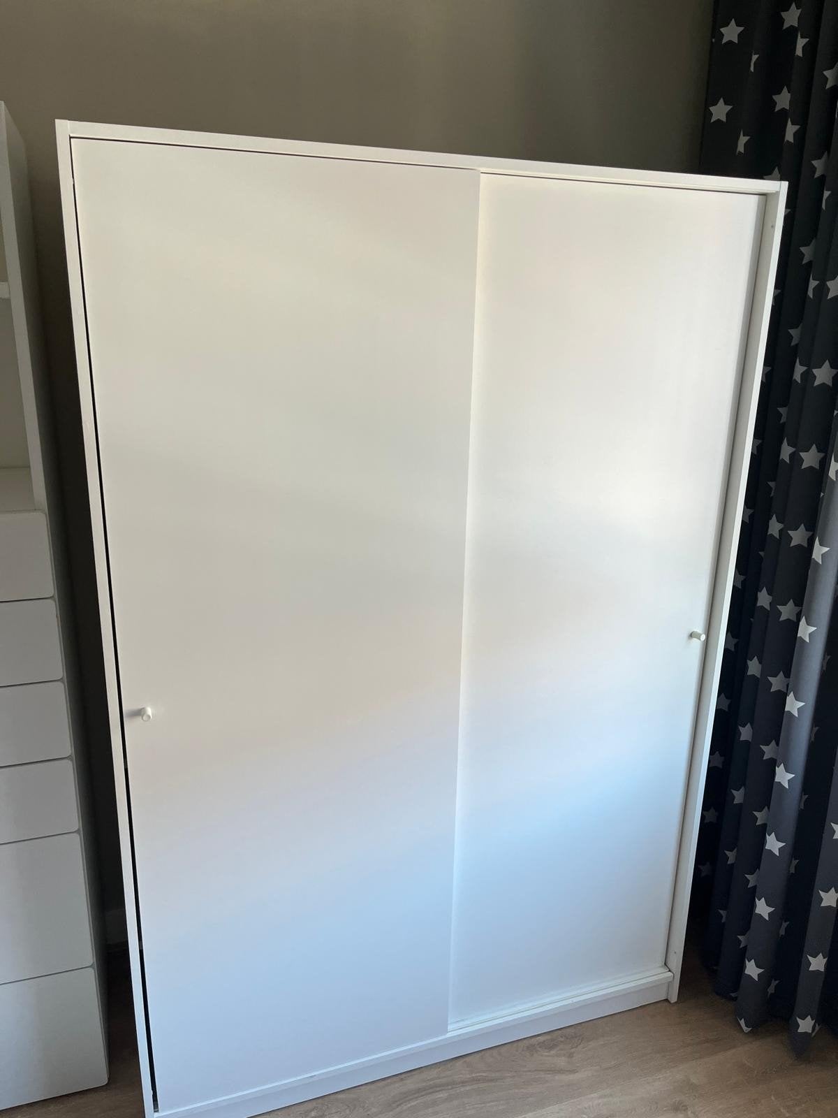 Ikea Kleppstad schuifdeurkast, wit, 117x55x176 cm
Schuifdeur, Ophalen, Gebruikt, 100 tot 150 cm, Met plank(en)