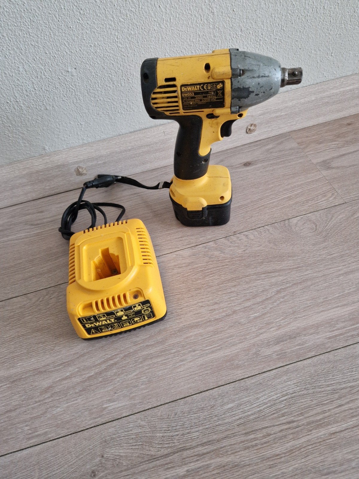 slagmoersleutel dewalt walt, Doe-het-zelf en Verbouw, Gereedschap | Boormachines, Ophalen of Verzenden, Overige typen