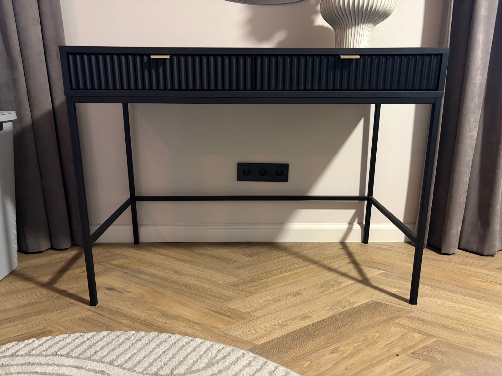 Kaptafel Navil zwart, 100 tot 150 cm, Zo goed als nieuw, Ophalen, Overige houtsoorten