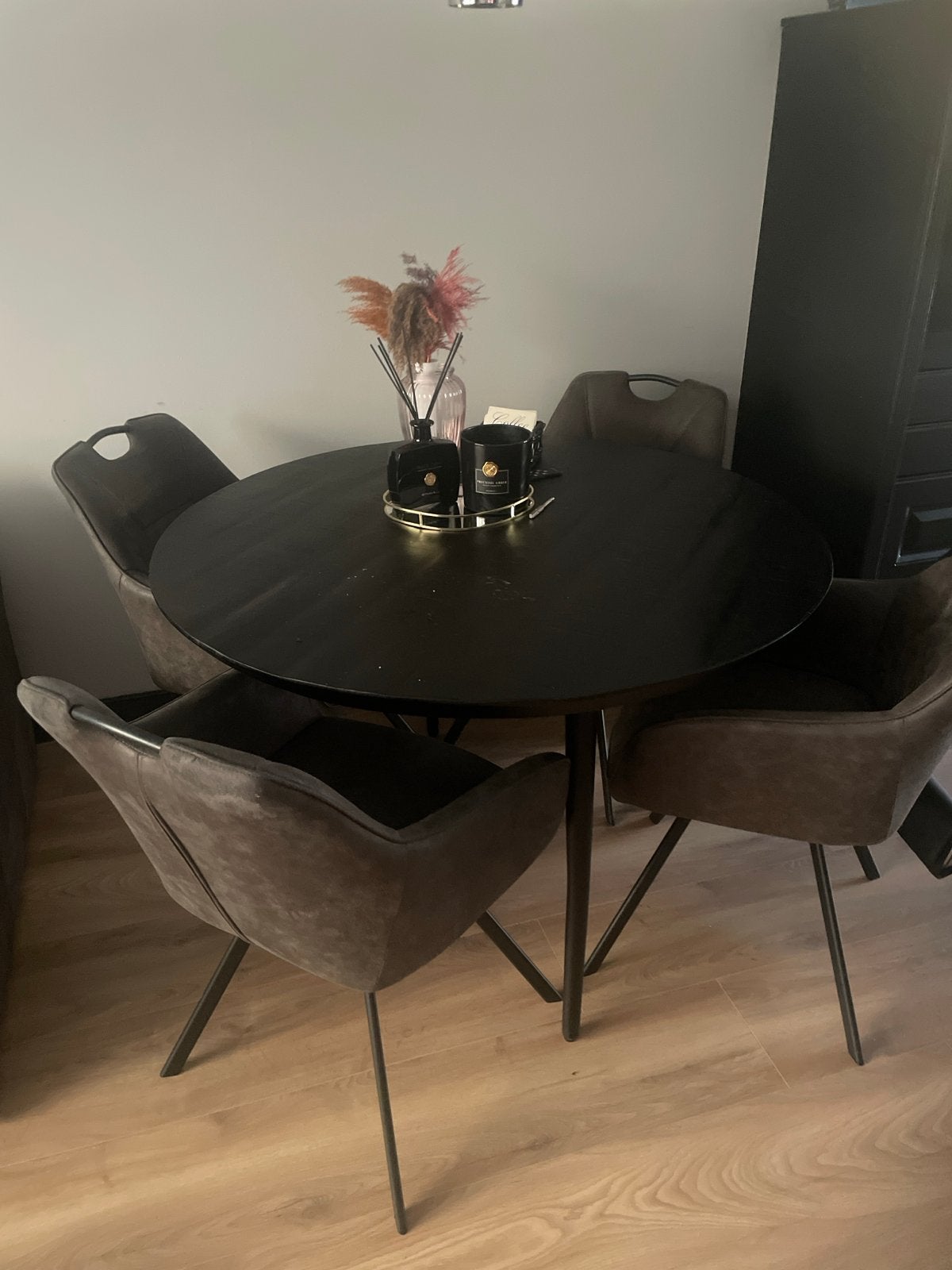 Moderne ronde eettafel met 4 stoelen, Huis en Inrichting, Gebruikt, 100 tot 150 cm, Rond, Ophalen of Verzenden