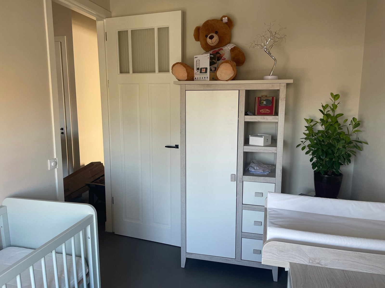 Complete Babykamer Set: Ledikant, Commode en Kledingkast, Ophalen, Gebruikt, Jongetje of Meisje