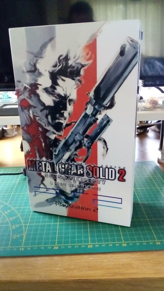 custom metal gear solid playstation 2 boxed, Spelcomputers en Games, Overige kleuren, Phat, Ophalen of Verzenden, Zo goed als nieuw