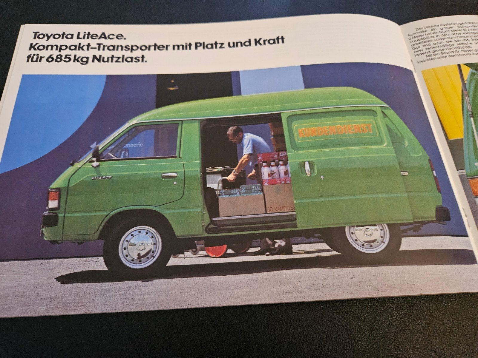 Brochure Toyota LiteAce 1981, Ophalen of Verzenden, Zo goed als nieuw, Toyota