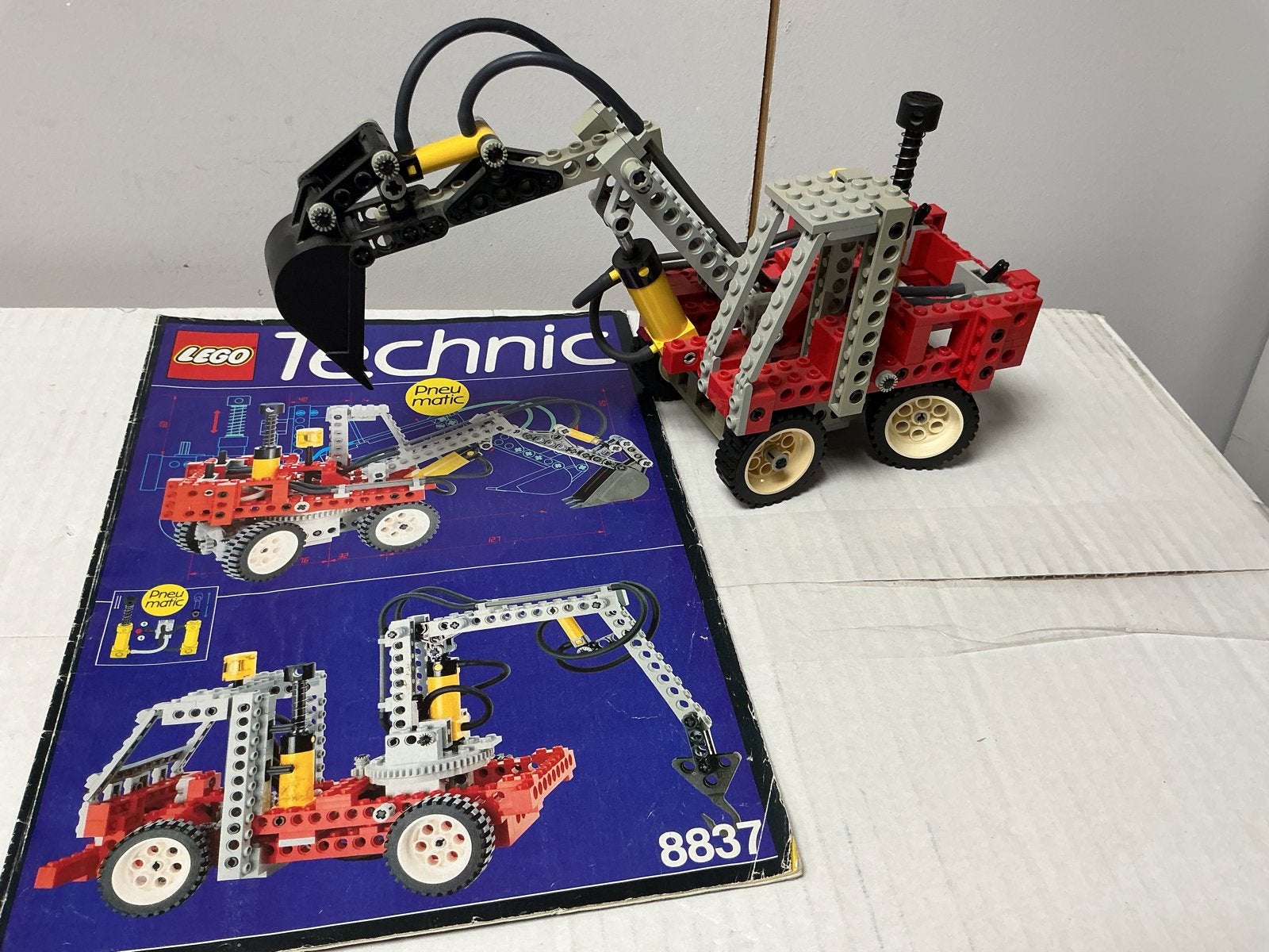 Lego Technic 8837 Pneumatische Graafmachine met Handleiding, Ophalen of Verzenden, Gebruikt, Lego