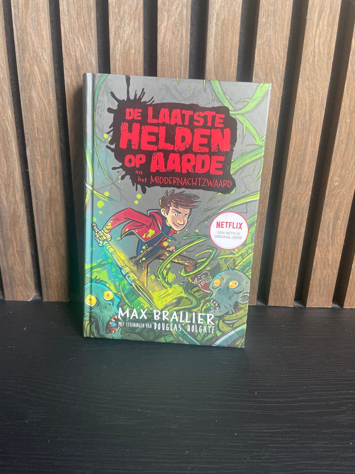 De Laatste Helden op Aarde en het Middernachtzwaard, Boeken, Ophalen of Verzenden, Nieuw, Fictie