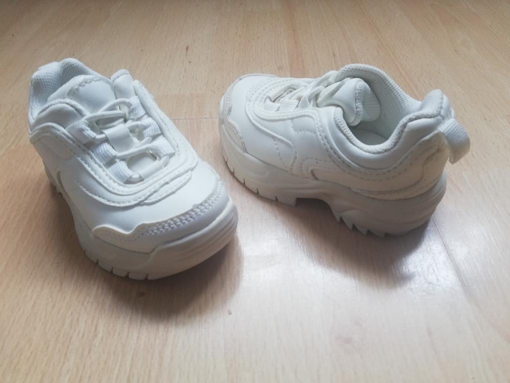 Nieuwe H&M baby sneakers maat 18/19, Kinderen en Baby's, Babykleding | Schoentjes en Sokjes, Jongetje of Meisje, Nieuw, Ophalen of Verzenden