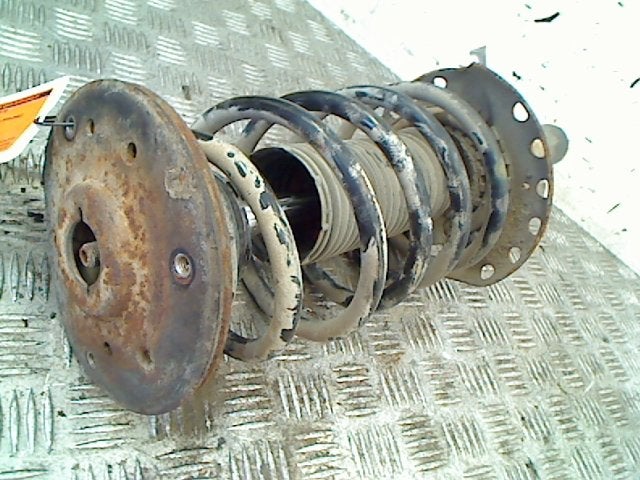 Veerpoot Links Voor Volvo V70 (BW) (2008-05/2009-12), Gebruikt, Siegburger Straße 229, Köln 50679, , Duitsland, Info@volvocars.com