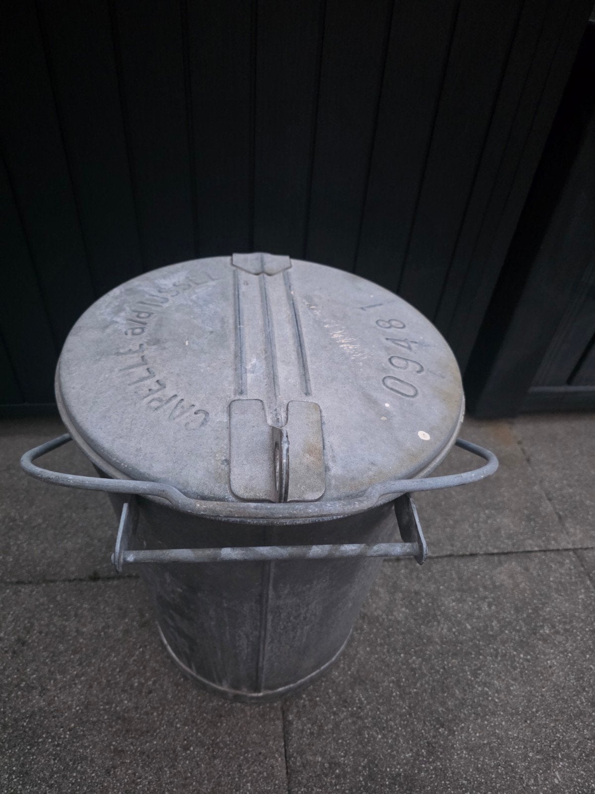 Zinken Vuilnisbak/emmer, Huis en Inrichting, Woonaccessoires | Prullenbakken, Ophalen, Overige materialen, Gebruikt, 40 liter of meer