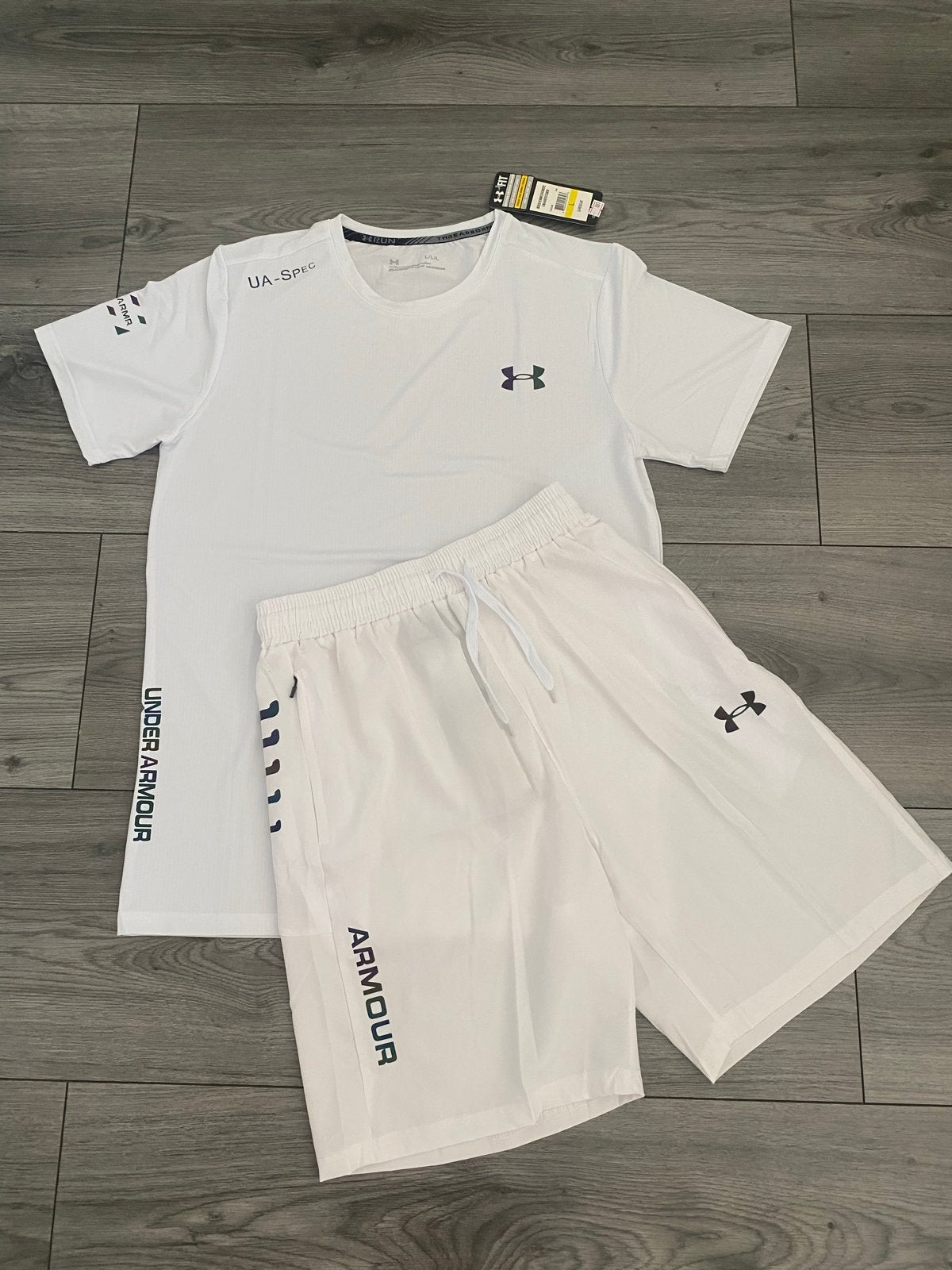 Under Armour sportset - T-shirt en korte broek, Maat 52/54 (L), Fitness, Wit, Nieuw