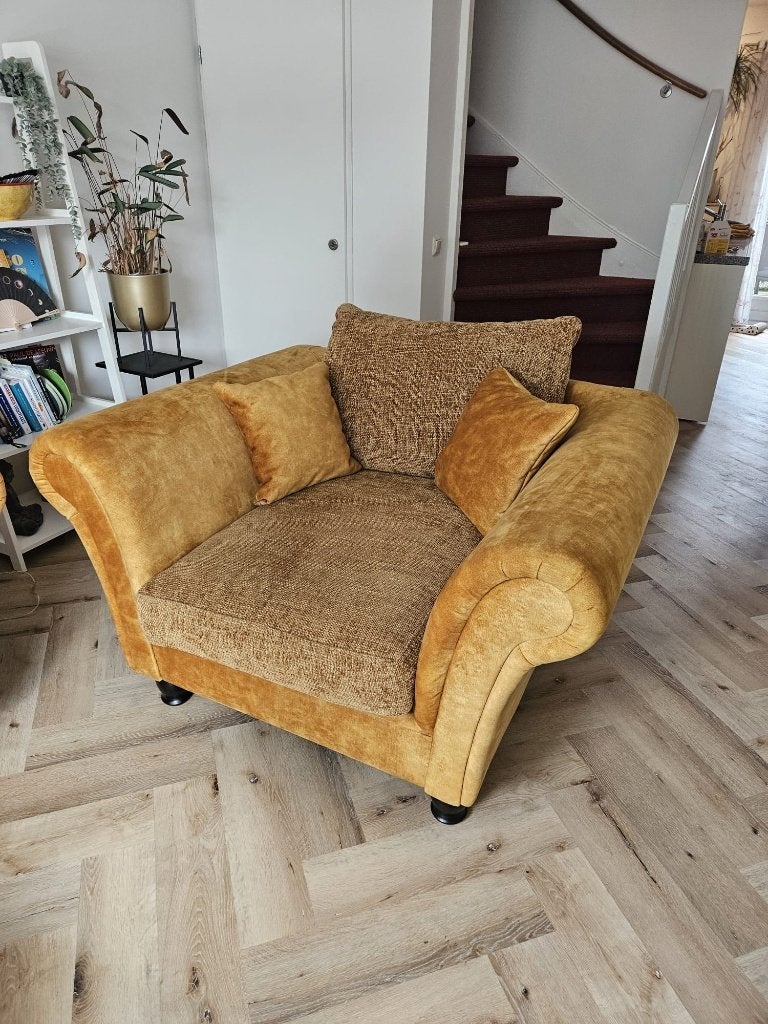 Mooie Kasteelbank 1,5-zits – Woonsquare – okergeel/camel, Ophalen, Retro / vintage, Eenpersoons, 100 tot 125 cm