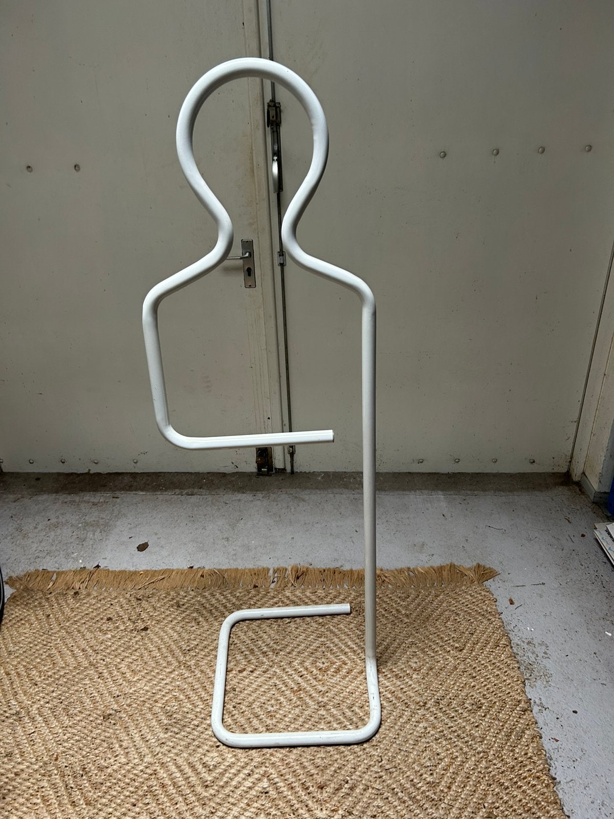 Decoratieve kledingstandaard, Ophalen, Gebruikt
