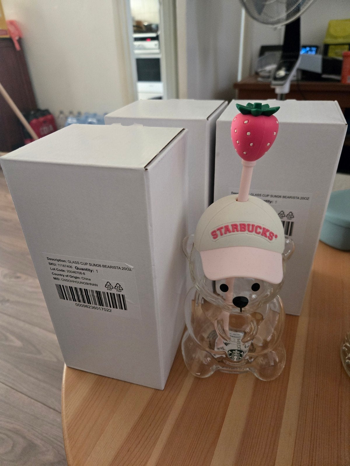 Starbucks Bearista Glazen Beker met Aardbei Rietje 2026, Ophalen, Meerkleurig, Nieuw, Modern