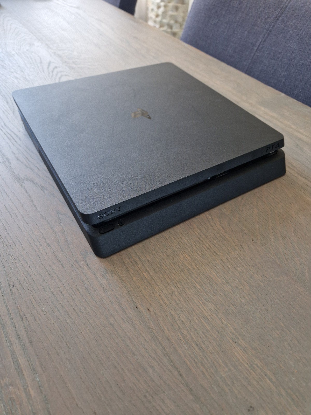Ps4 slim, Ophalen, Zo goed als nieuw, 15 inch