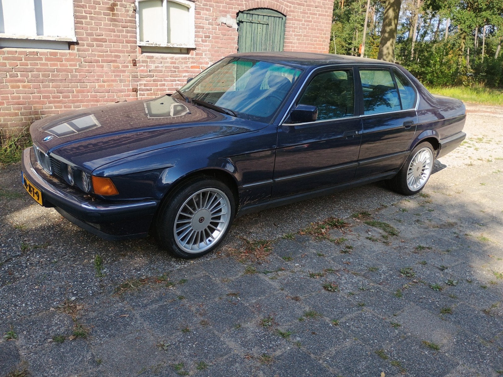 BMW 7-Serie 735i  1986 Blauw metallic, Achterwielaandrijving, 3406 cc, Blauw, Leder