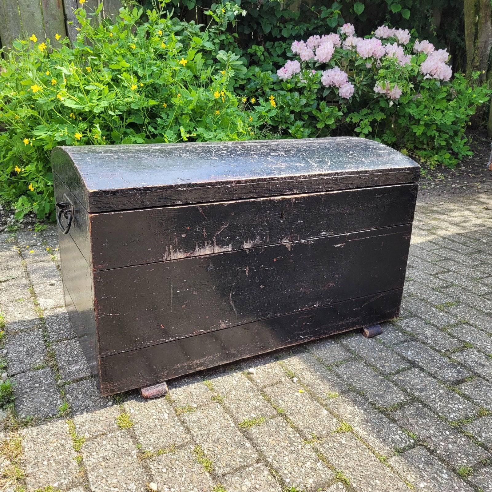Brocante oude zwarte kist dekenkist speelgoedkist opbergkist, Ophalen, 50 – 75, Minder dan 50 cm, Gebruikt