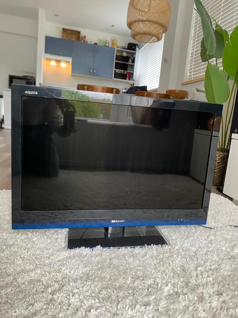 Sharp LCD TV 32 Inch, Ophalen, Zo goed als nieuw, 50 Hz, Sharp