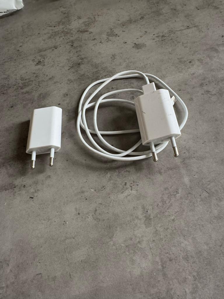 Oplader en oplaadsnoer voor oudere iPhone modellen, Ophalen of Verzenden, Nieuw