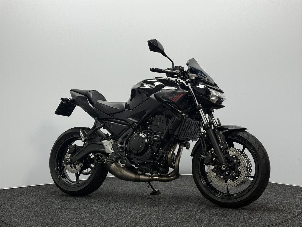 Kawasaki Z650 ABS, Motoren, Motoren | Kawasaki, LED Verlichting, 649 cc, Bedrijf, 12 t/m 35 kW