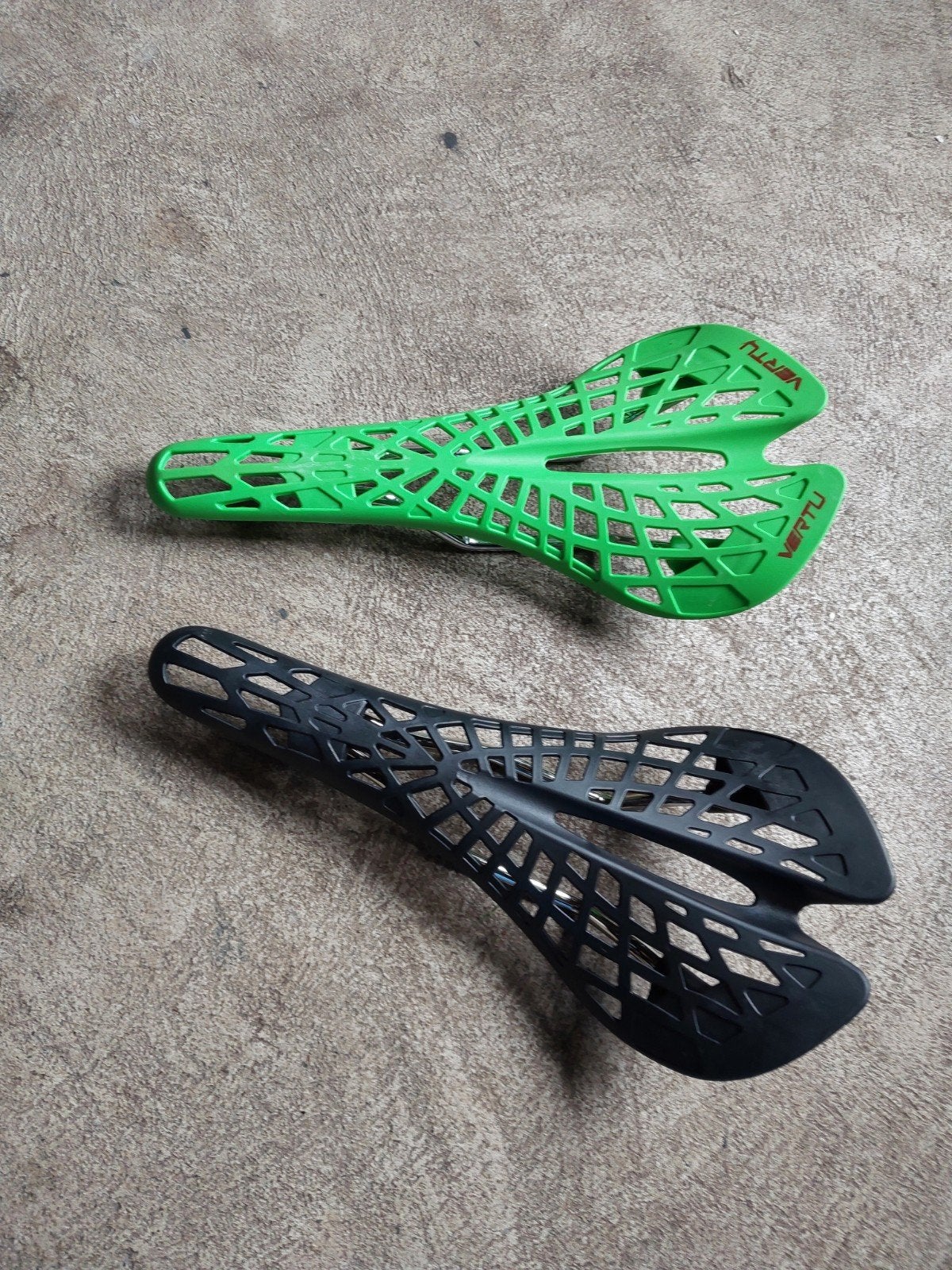 2 nieuwe fietszadels, Ophalen of Verzenden, Nieuw