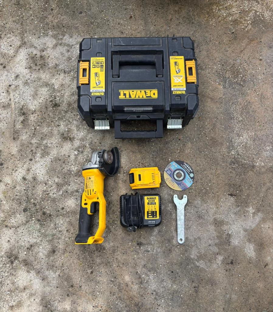 Slijptol Dewalt DCG412, Ophalen, Zo goed als nieuw, Minder dan 700 watt, Haakse handslijpmachine