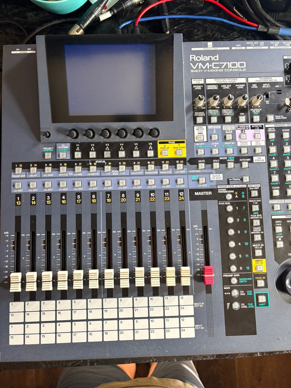 Roland vm-c7100 digitale mengtafel, Muziek en Instrumenten, Mengpanelen, Ophalen, Zo goed als nieuw, 5 tot 10 kanalen, Microfooningang