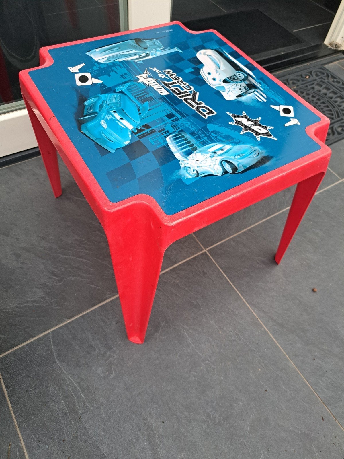 Plastic tafeltje Cars gratis ophalen!, Ophalen, Gebruikt