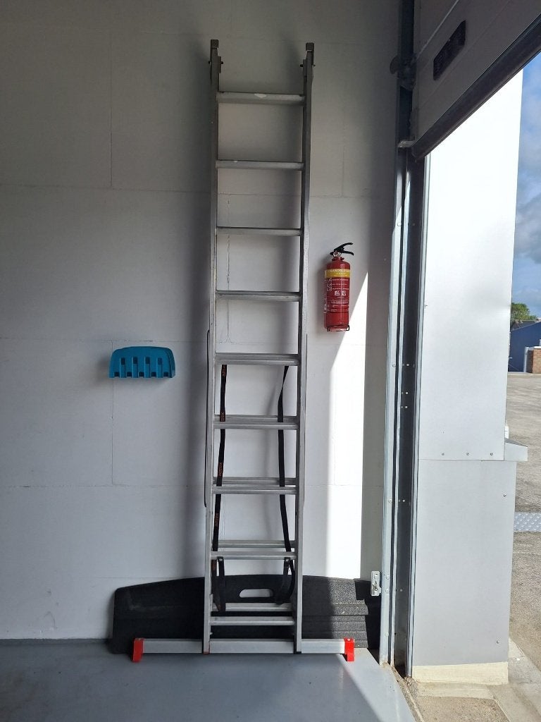 Altrex Aluminium  Schuif/Opsteekladder 2 delen x9 max 4.8m, Ophalen, Zo goed als nieuw, Ladder, 4 meter of meer
