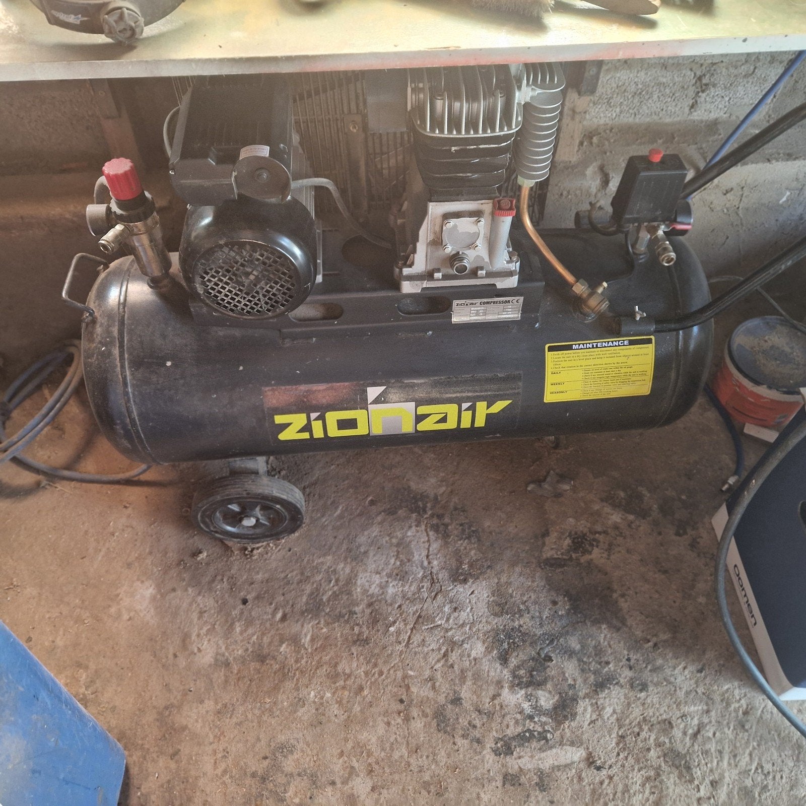 zion 200 ltr 10 bar compressor, Doe-het-zelf en Verbouw, Compressors, Ophalen, 100 liter of meer, Zo goed als nieuw, 200 tot 400 liter/min