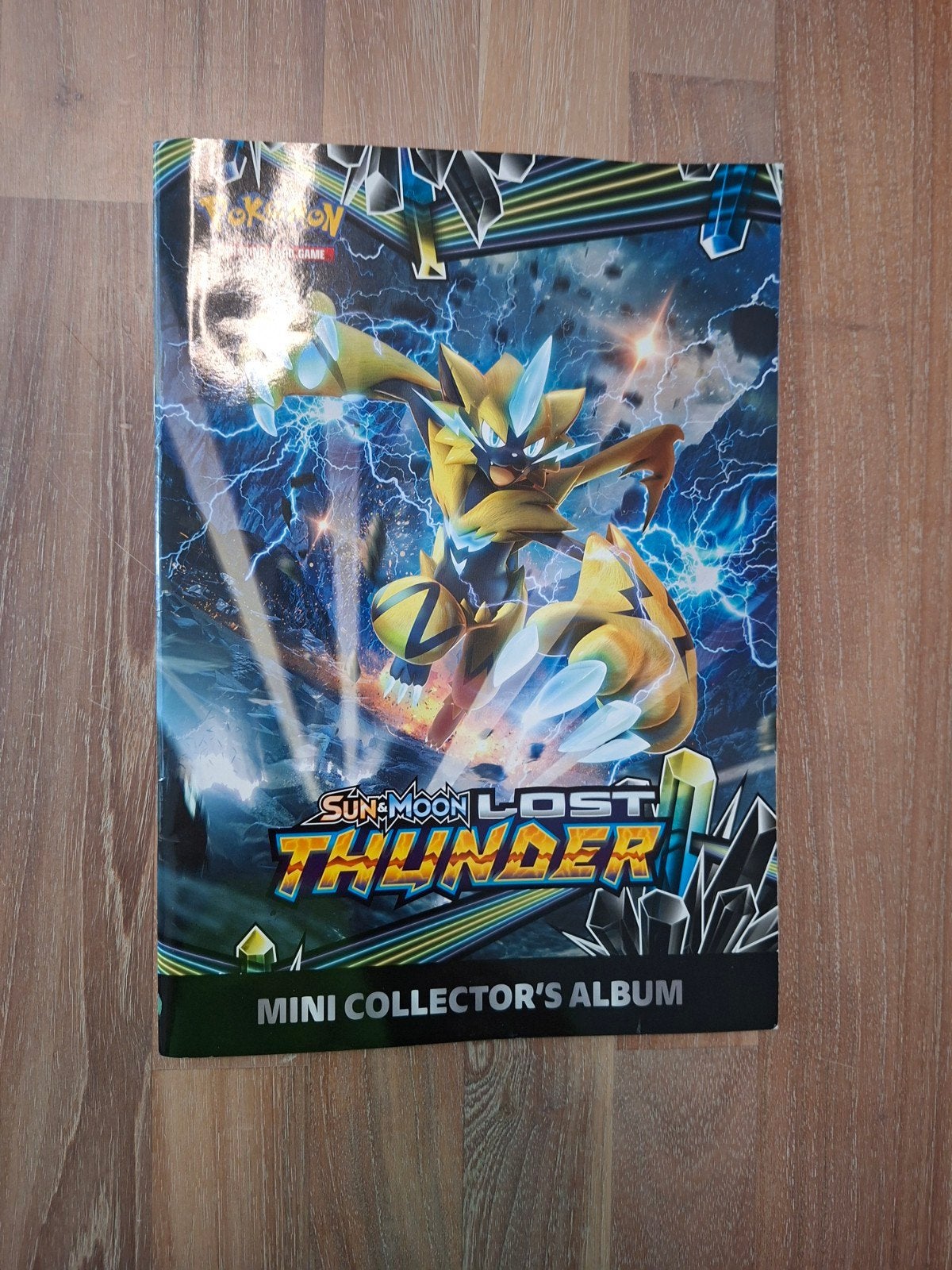 Pokémon Sun & Moon Lost Thunder Mini Collectors Album, Hobby en Vrije tijd, Verzamelkaartspellen | Pokémon, Ophalen of Verzenden