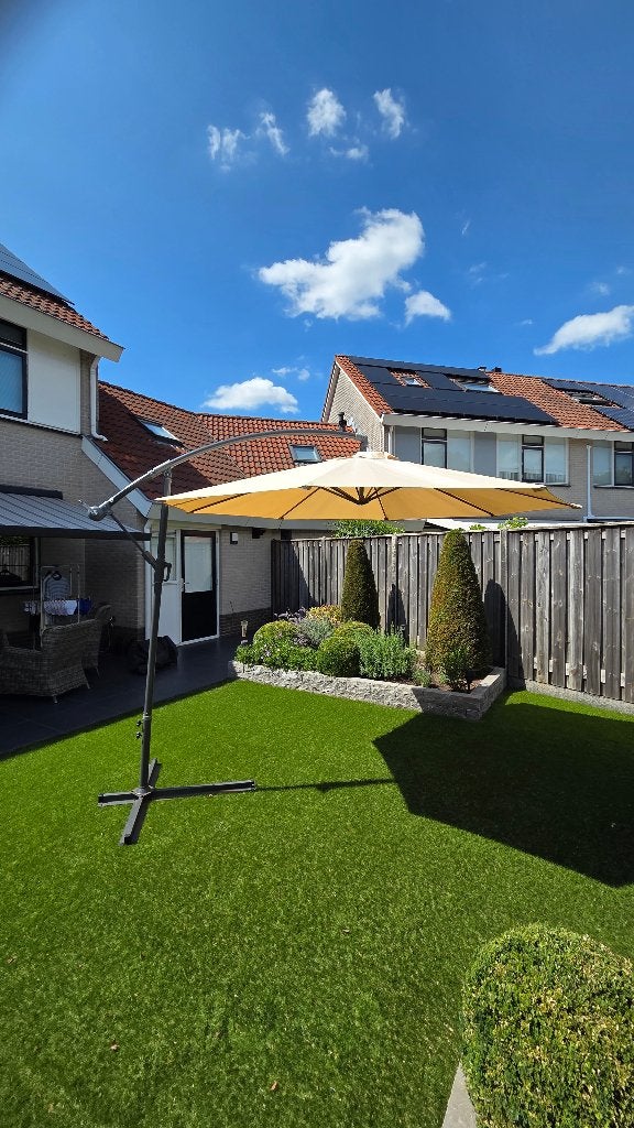 Prachtige beige zweefparasol, Ophalen, Zo goed als nieuw, 2 tot 3 meter, Zweefparasol