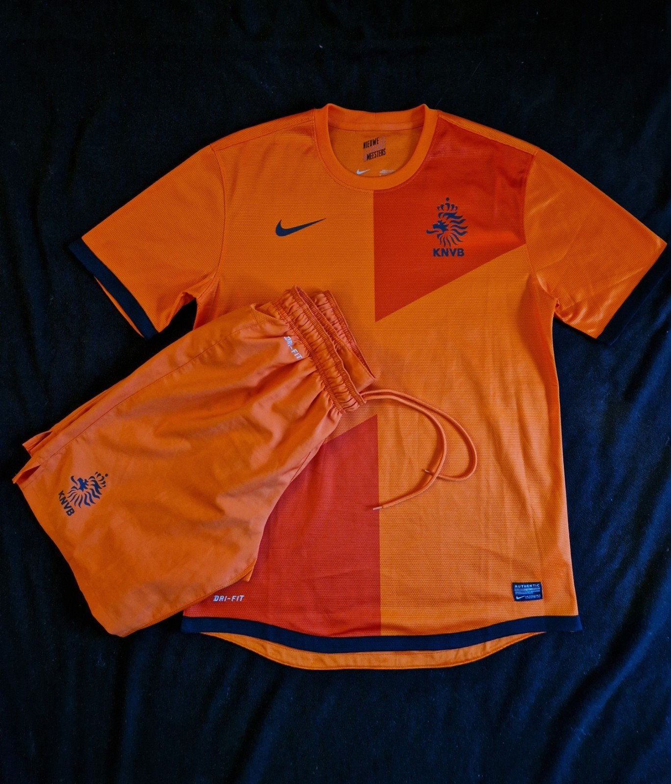 Nederlands elftal tenue 2012 nieuw staat M, Maat 48/50 (M), Nike, Oranje, Ophalen of Verzenden