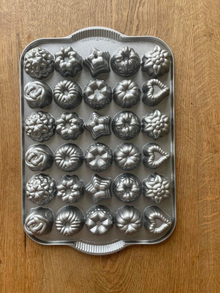 Nordic ware mini bundt kleine cakjes, Ophalen of Verzenden, Zo goed als nieuw, Taarten of Cupcakes, Bakvorm