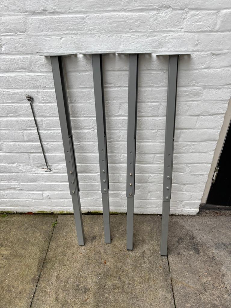 Verstelbare metalen tafelpoten (set van 4), Huis en Inrichting, Tafelonderdelen, Tafelpoot, Minder dan 50 cm, Gebruikt, 50 tot 100 cm