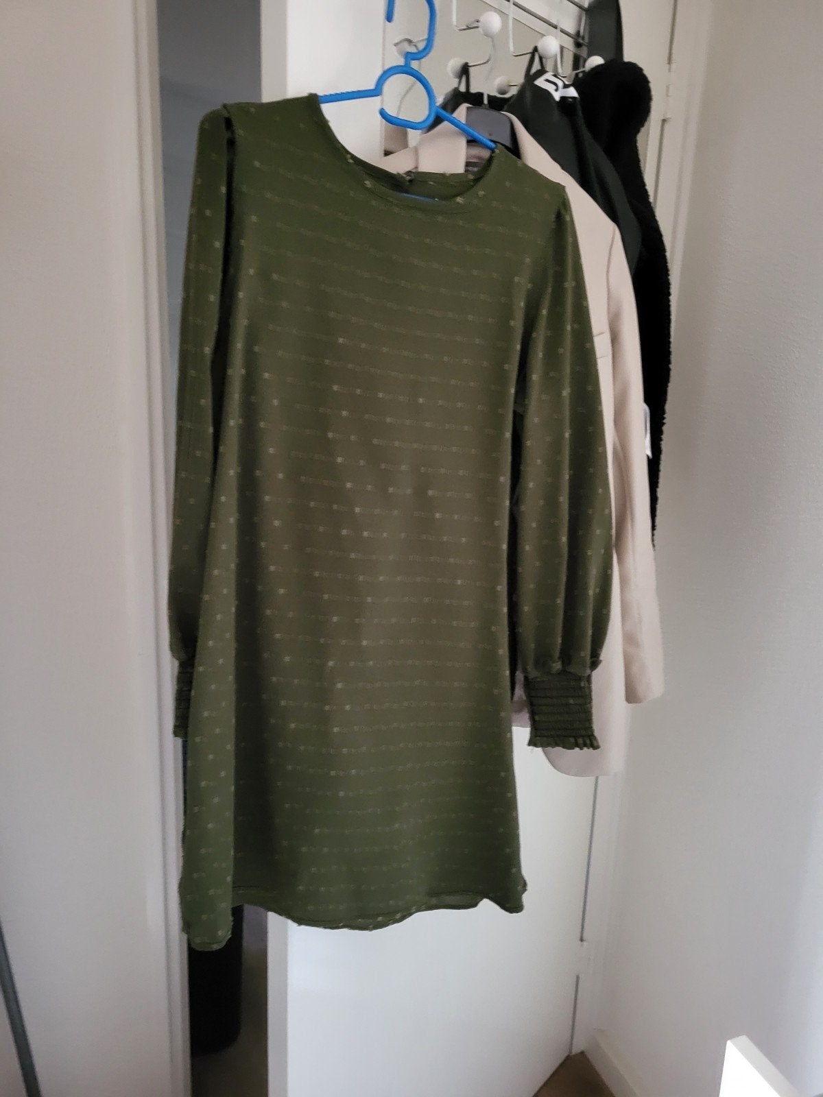 Shein Groene Jurk met Lange Mouwen en Stippen Maat S, Ophalen of Verzenden, Zo goed als nieuw, Maat 36 (S), Boven de knie