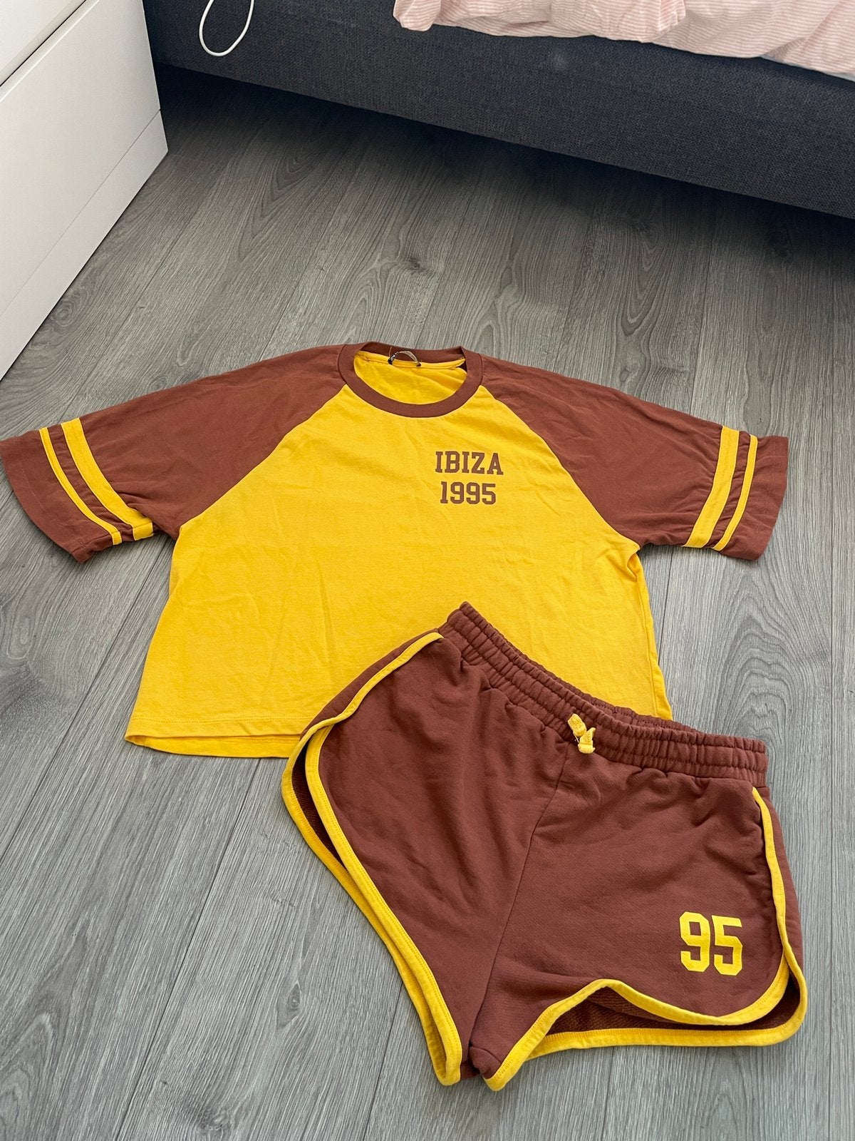 zara dames bruin geel sportief co ord set shirt short maat L, Kleding | Dames, Bruin, Zara, Maat 42/44 (L), Ophalen of Verzenden