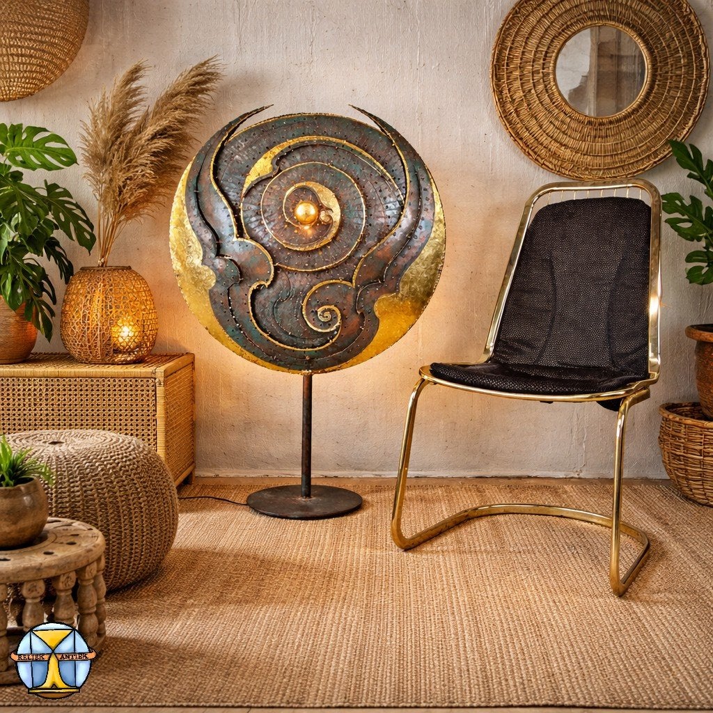 Unieke grote metalen Thaise kunst sculptuur vloerlamp goud, ., 100 tot 150 cm, Zo goed als nieuw, Bohemian  / Aziatisch  / oosters  / thais