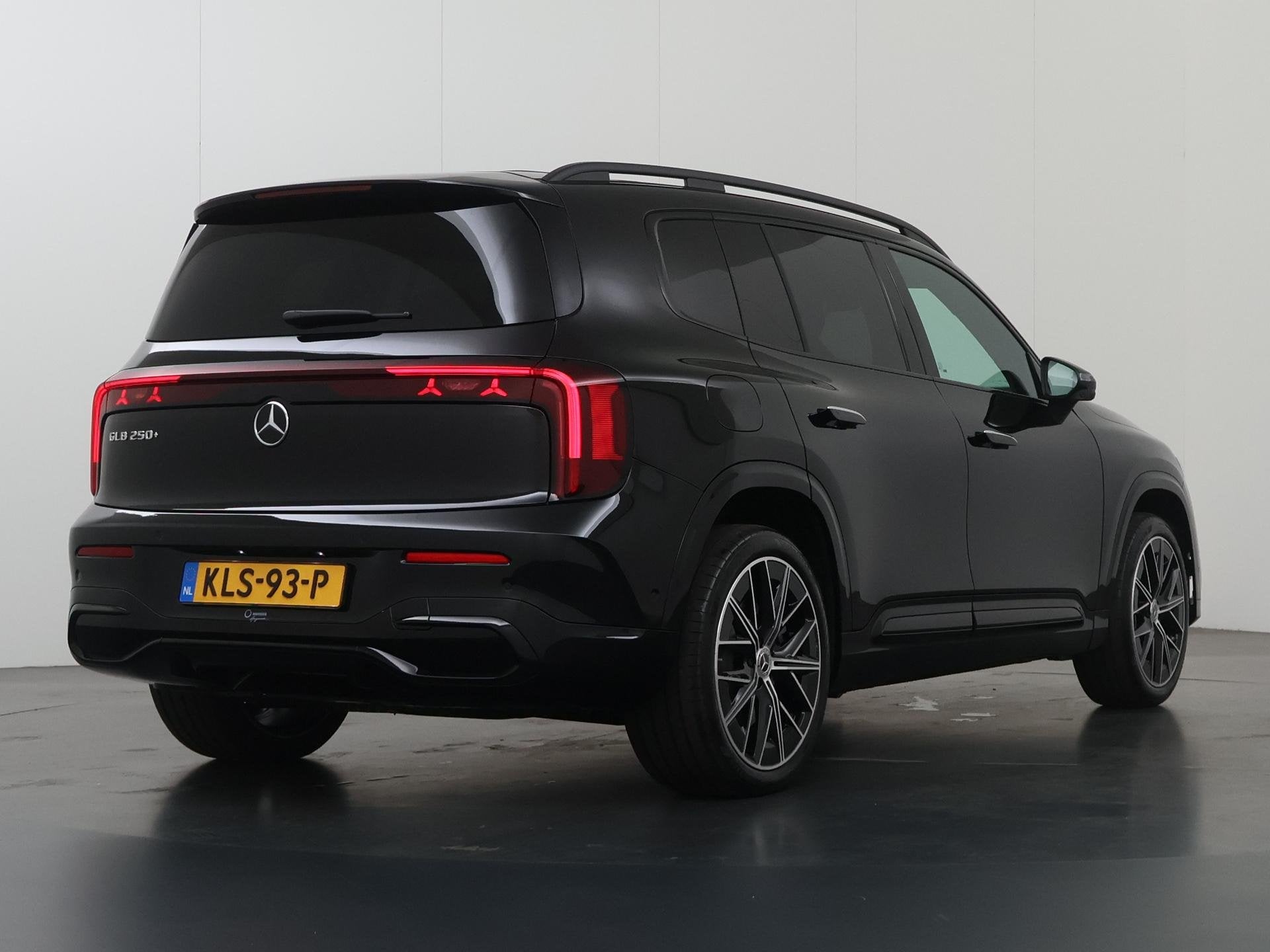 Mercedes-Benz GLB 250+ Business Solution AMG 85.5 kWh | Trek, Auto's, 2095 kg, Achterwielaandrijving, Zwart, 607 km