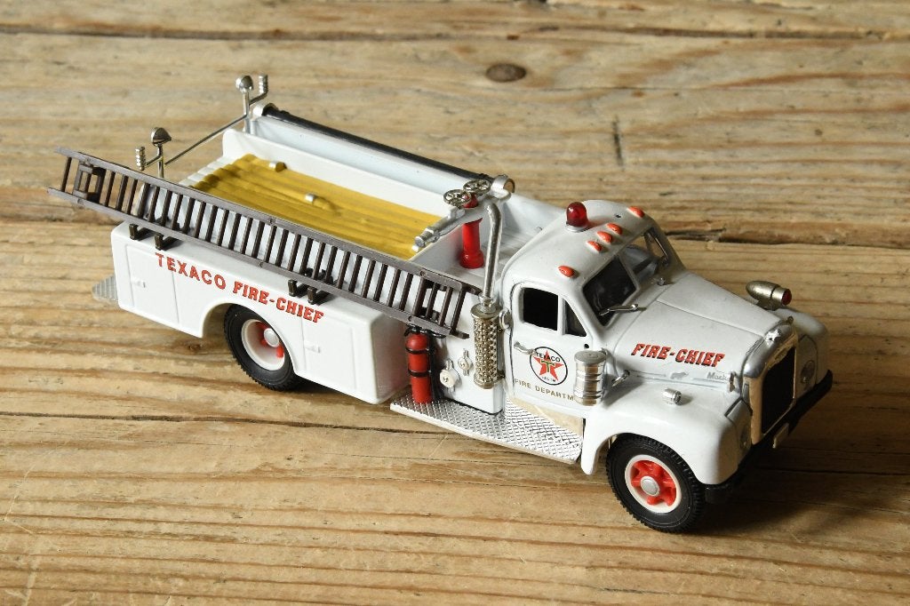 Mack B Pumper "Texaco Fire Chief" 1:50, Ophalen of Verzenden, Zo goed als nieuw, Bus of Vrachtwagen, Corgi