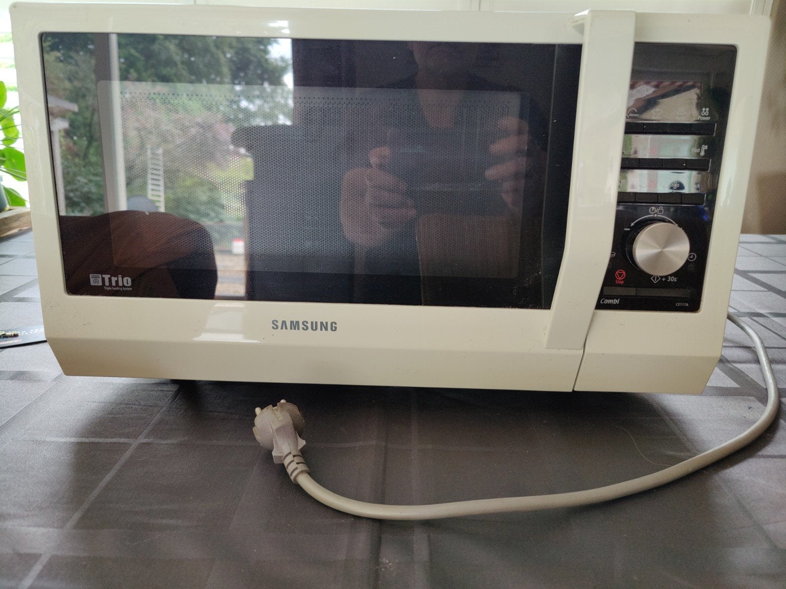 Samsung CE117A combimagnetron - Wit, Ophalen, Gebruikt