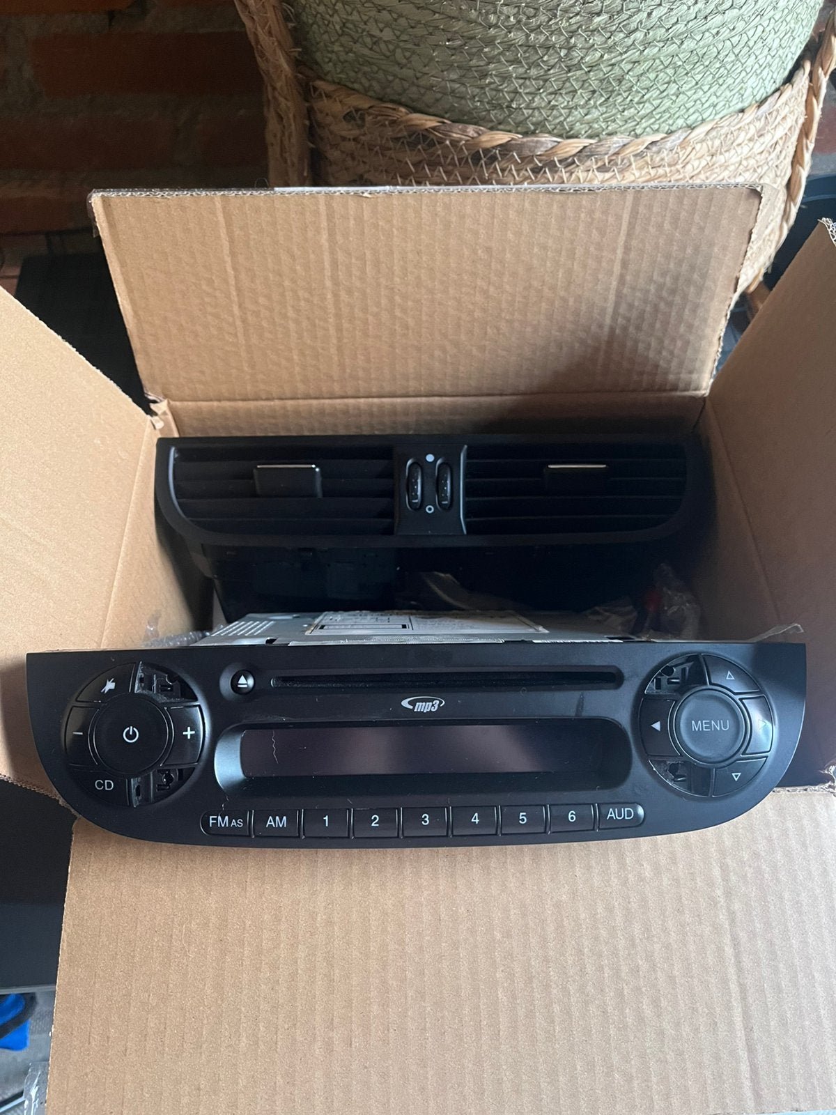Fiat 500 radio + bovenkant, Auto diversen, Autoradio's, Ophalen of Verzenden, Zo goed als nieuw