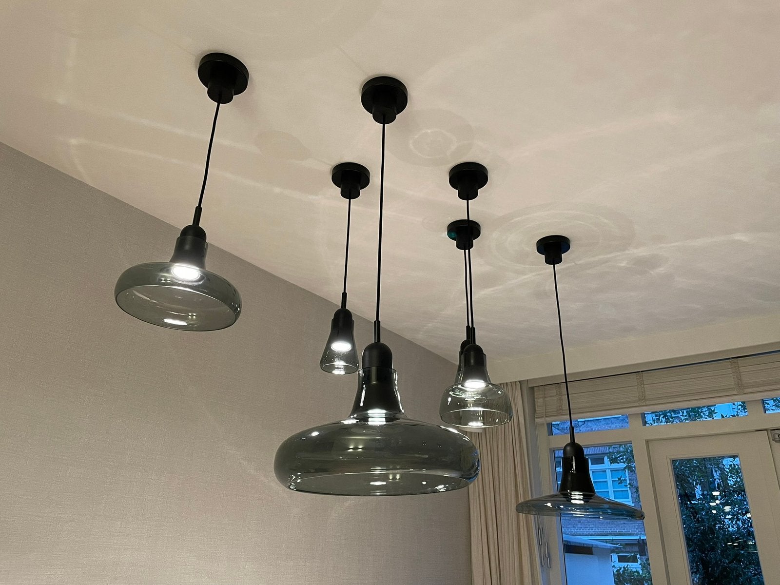 6 design lampen Brokis Shadows Hanglamp Zwart - Rookgrijs, Huis en Inrichting, Lampen | Hanglampen, Ophalen, Design, Zo goed als nieuw