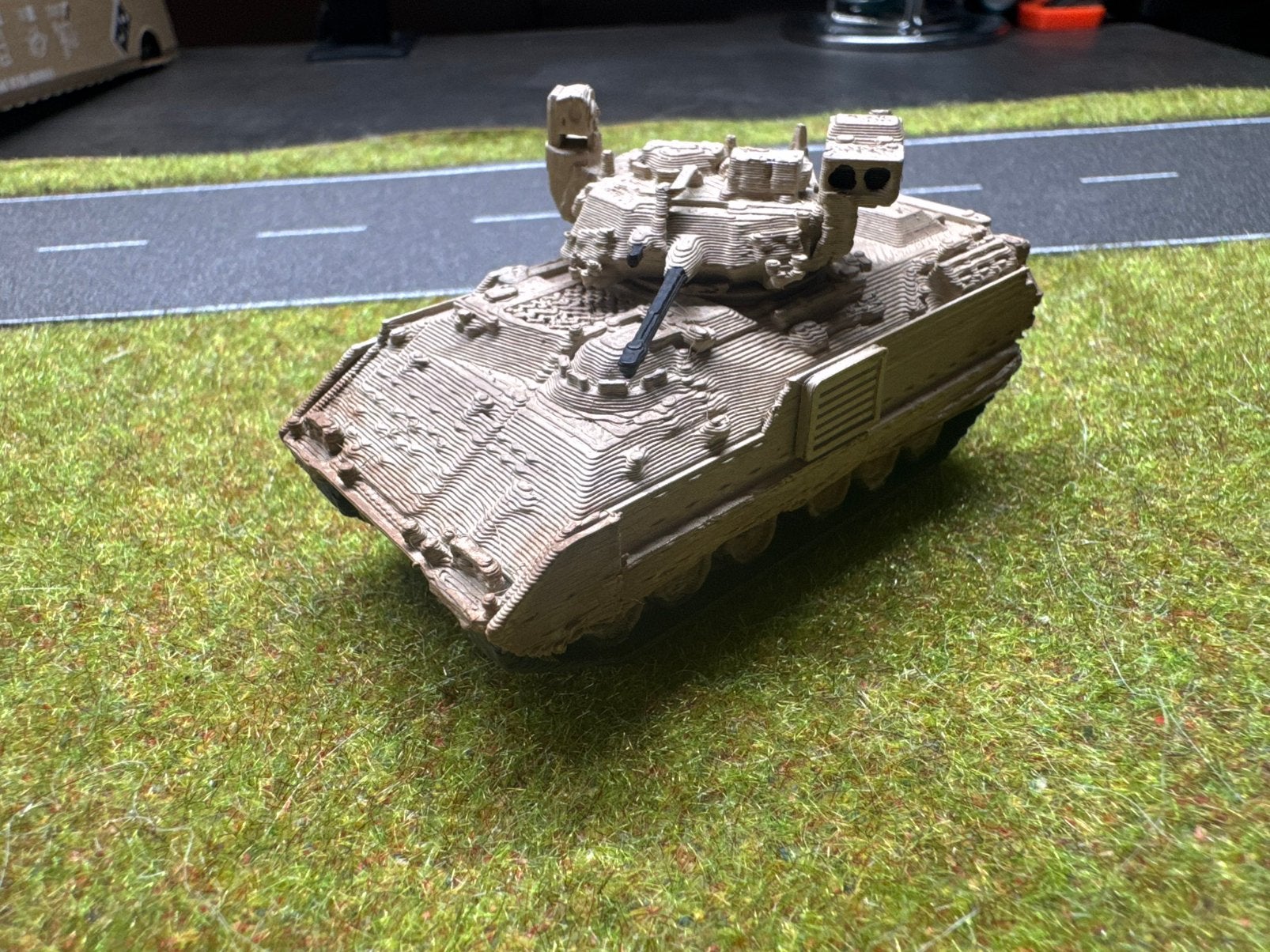 M2A3 Bradley 1:87, Hobby en Vrije tijd, Modelbouw | Radiografisch | Overige, Ophalen of Verzenden, Zo goed als nieuw