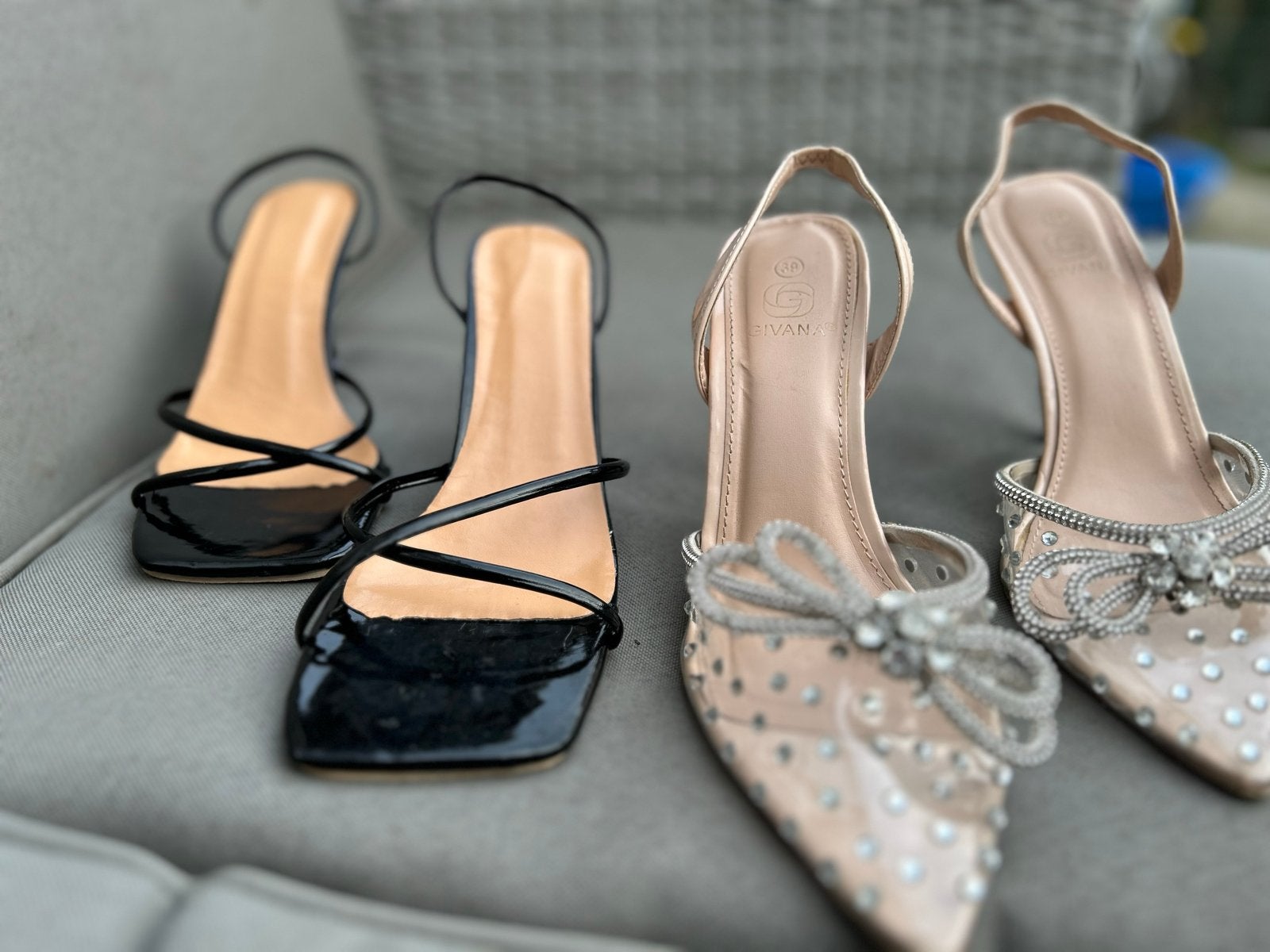 Elegante hakken: Zwarte lak en nude met strass, Ophalen of Verzenden, Zo goed als nieuw, Zwart, Pumps