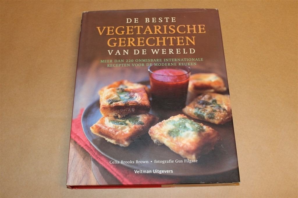 Beste Vegetarische Gerechten — 300 Pagina\'s Wereldrecepten, Ophalen of Verzenden, Zo goed als nieuw, Italië