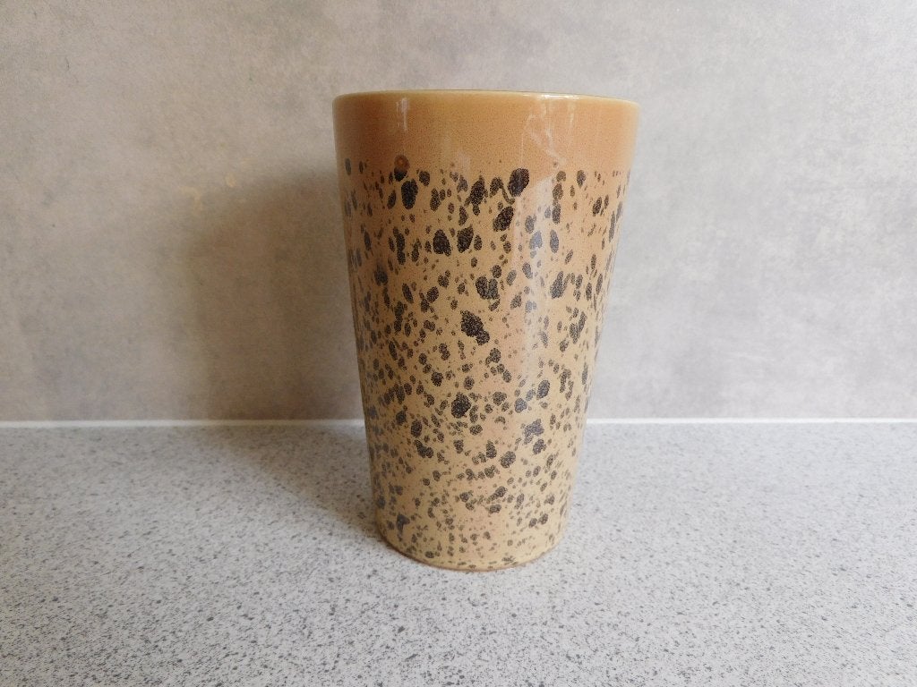 Mok 300 ml. Bruin HK Living, Overige merken, Keramiek, Ophalen of Verzenden, Zo goed als nieuw