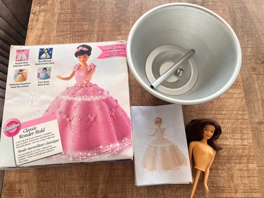 Wilton Classic Wonder Mold Barbie Taart Bakvorm, Ophalen of Verzenden, Gebruikt, Taarten, Bakvorm